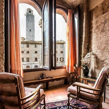 شقة The Artists' Tower - Amazing View From The Tower سان جيمينيانو المظهر الخارجي الصورة