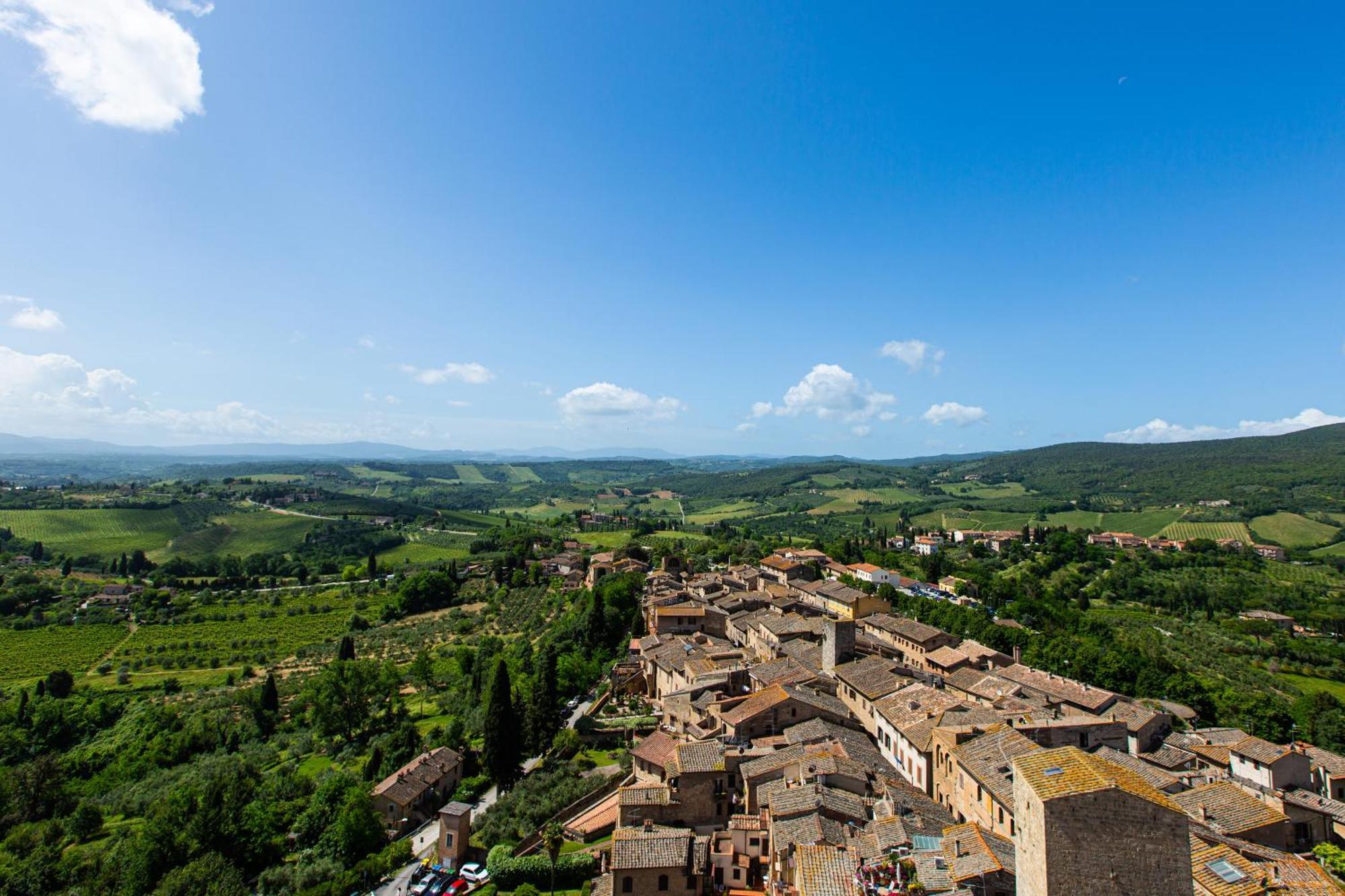 شقة The Artists' Tower - Amazing View From The Tower سان جيمينيانو المظهر الخارجي الصورة