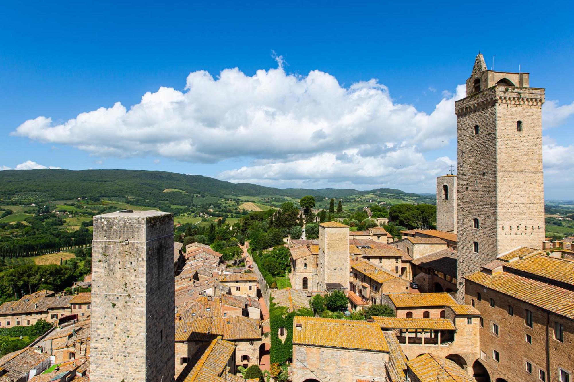 شقة The Artists' Tower - Amazing View From The Tower سان جيمينيانو المظهر الخارجي الصورة