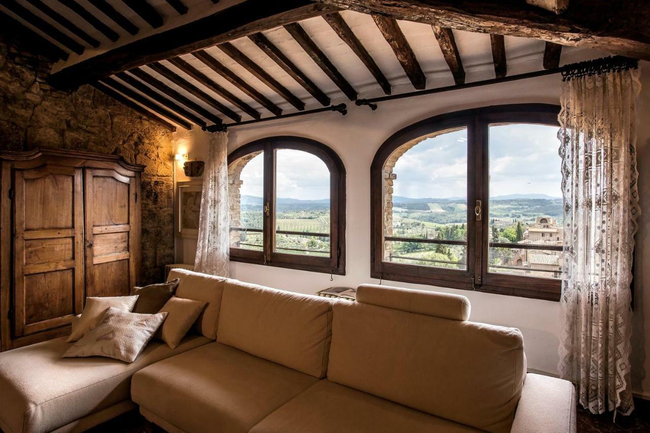 شقة The Artists' Tower - Amazing View From The Tower سان جيمينيانو المظهر الخارجي الصورة