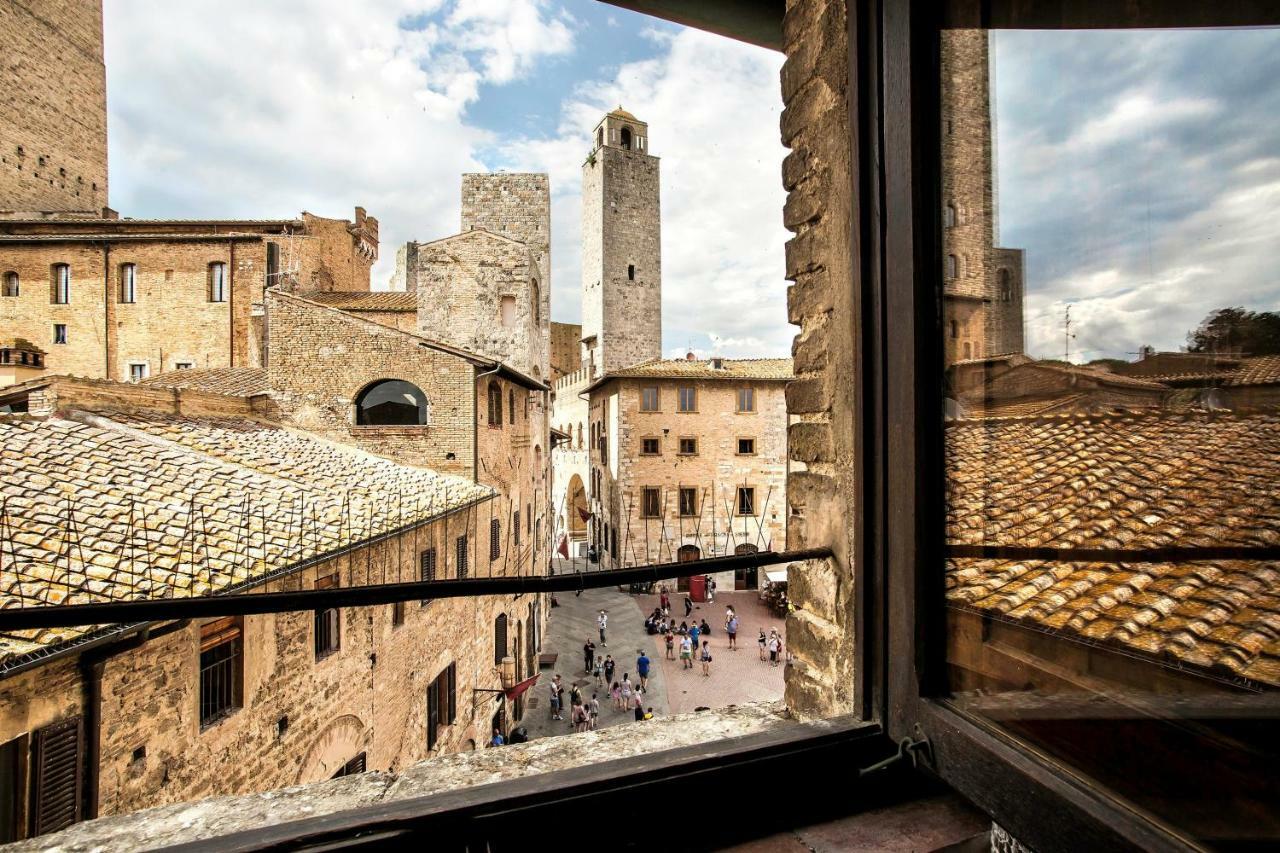 شقة The Artists' Tower - Amazing View From The Tower سان جيمينيانو المظهر الخارجي الصورة